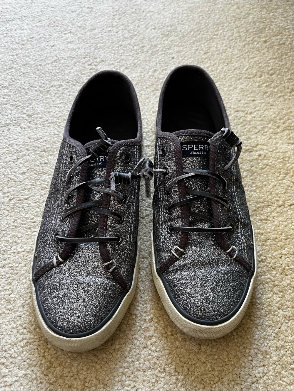 W’s sz 8.5 Sperry sparkly silver sneakers